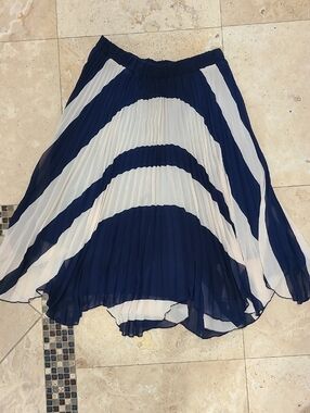 Navy & White Pleated Midi Skirt with Contrast Arches